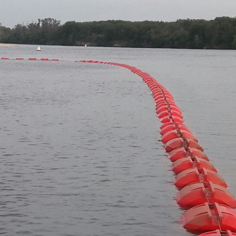 FLOATING HOSE WITH UNIVERSAL PLASTIC FLOATS