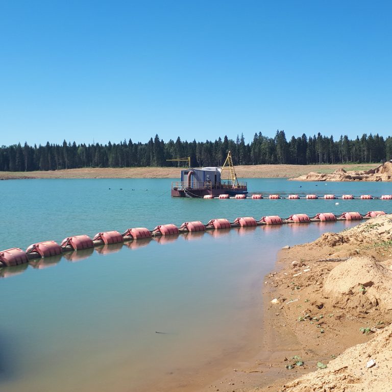 COMPOSIT FLOATING HOSE AT THE SITE IN THE MOSCOW REGION