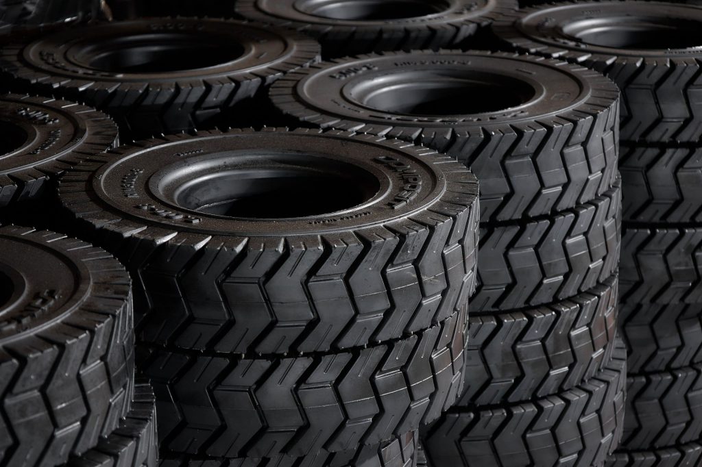 Composit solid tire for your forklifts