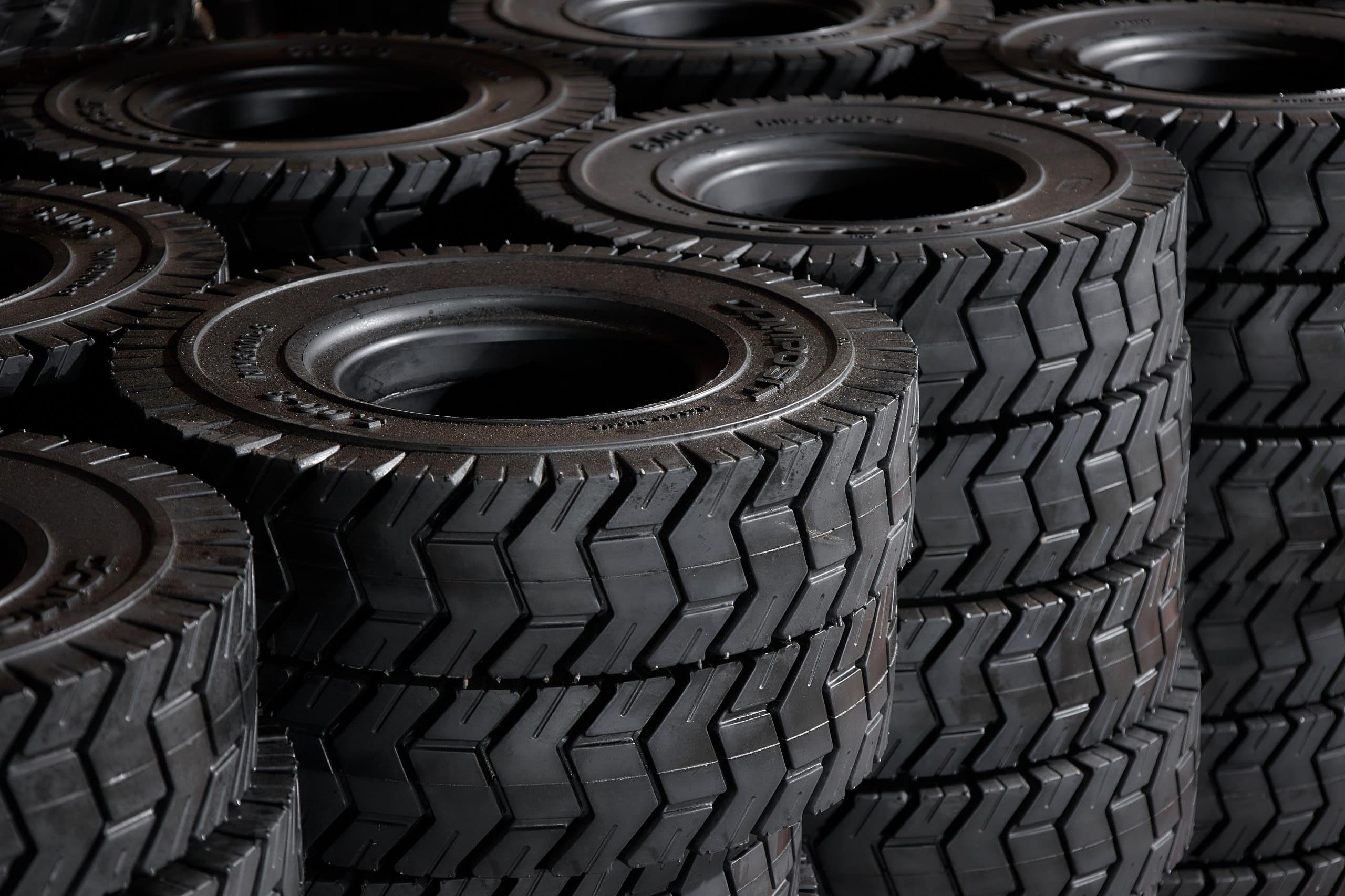 Composit solid tire for your forklifts